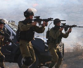 جنود الاحتلال يطلقون النار صوب مواطنين